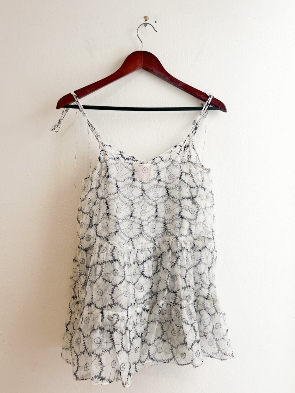 Cinq a Sept Esther Floral Ruffle Hem 100% Silk Top | XS - Picture 10 of 10